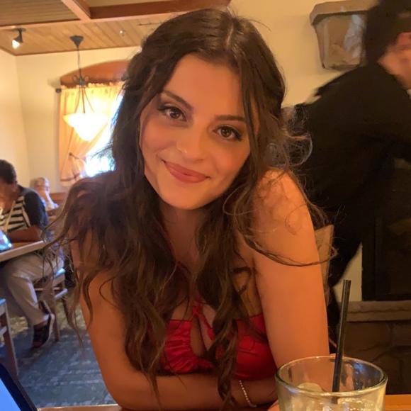 Meet your Posher, Tara - Picture 1 of 1